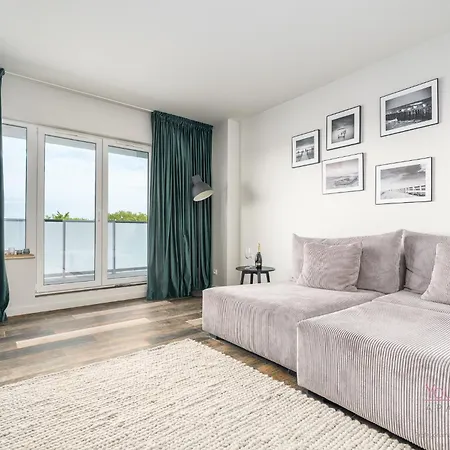 Апартаменты Your Holidays Aquamarina Onyx 84 Мендзыздрое